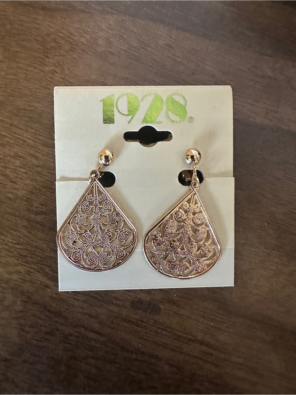 1928 Gold Filigree Teardrop Dangle Earrings